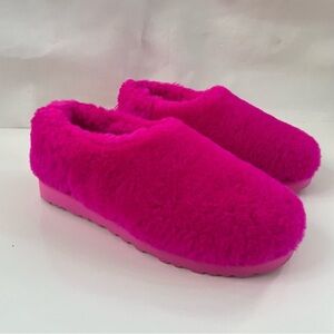 UGG Women's Bright Pink Classic Cozy Bootie in Bright Pink Size 10